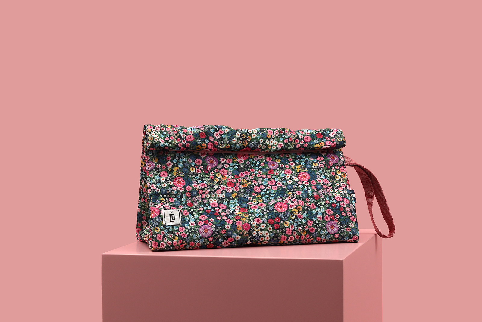  Clutch & Pouch